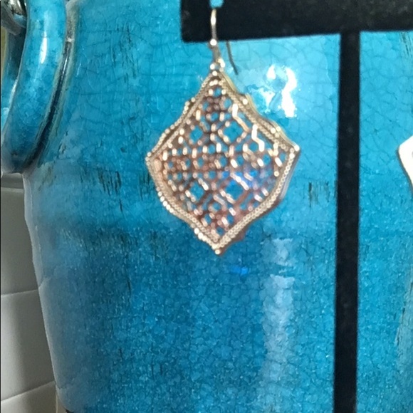 New Kendra Scott Bi-Colored Gold Drop Earrings Rose Gold Filigree Mix Gift Boxed - Picture 2 of 5